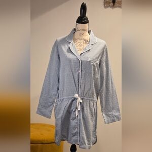 Victoria's Secret Vintage  Gray Polka Dot Robe, Size M.